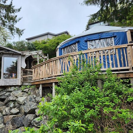 Lunar Cove Inn Charters And Tours Tofino Exterior photo